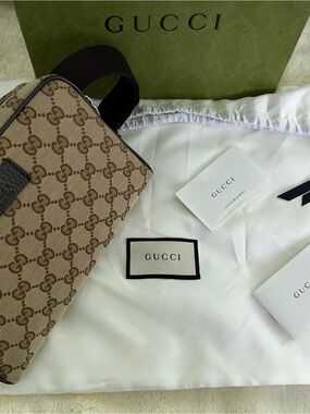 Authentic Classic Gucci GG Canvas Belt / Crossbody Bag